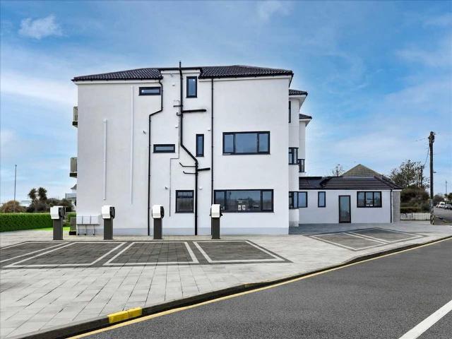Flat for sale in Frinton and Walton, Dale Hill