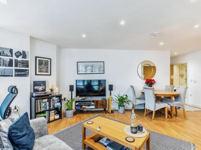 Flat for sale in Holbeck, West Yorkshire