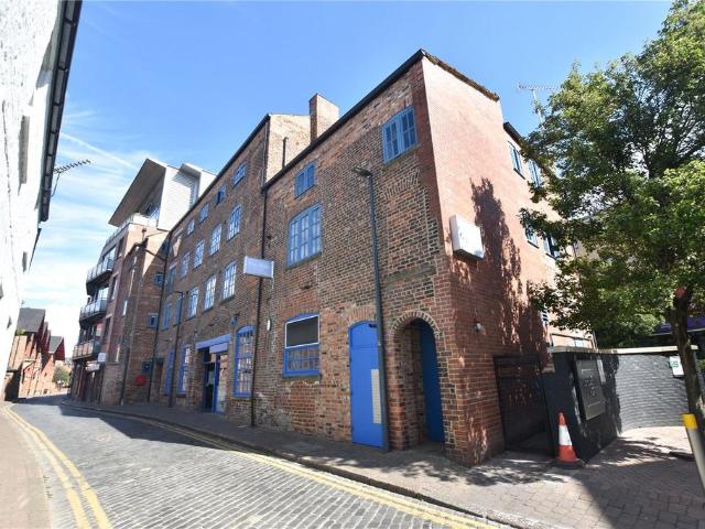 Flat for sale in Warehouse Hill, Leeds