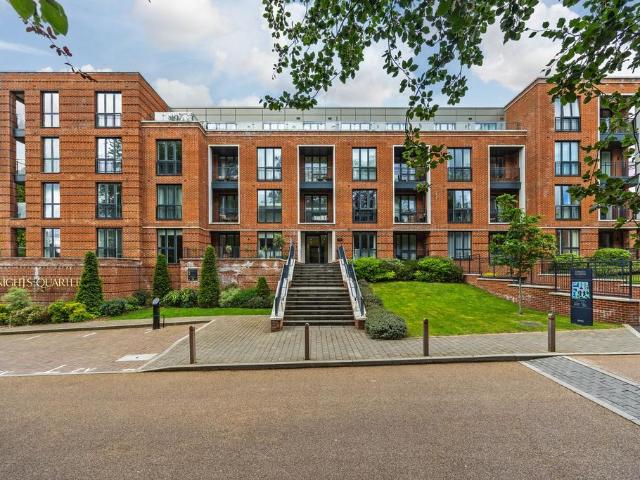 Flat for sale in Hampshire