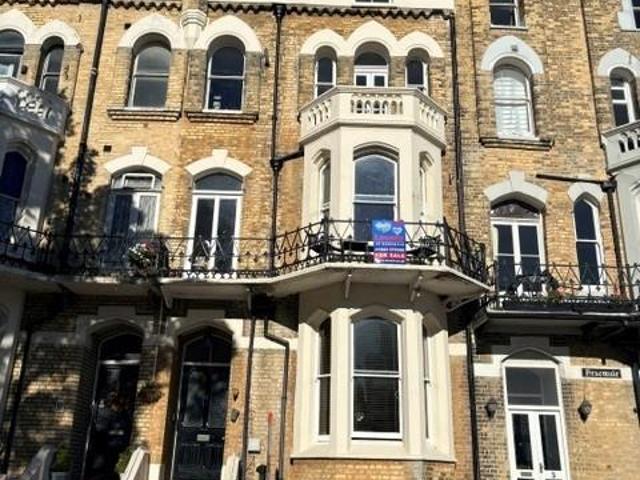 Flat for sale in East Cliff, Thanet