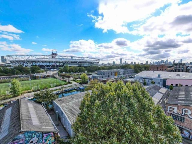 Flat for sale in Old Ford, Bow