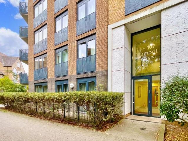Flat for sale in Rotherhithe, Greater London