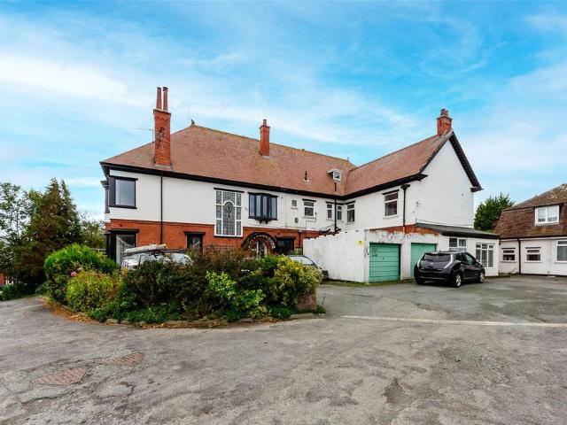 Flat for sale in Colwyn Bay, Wales