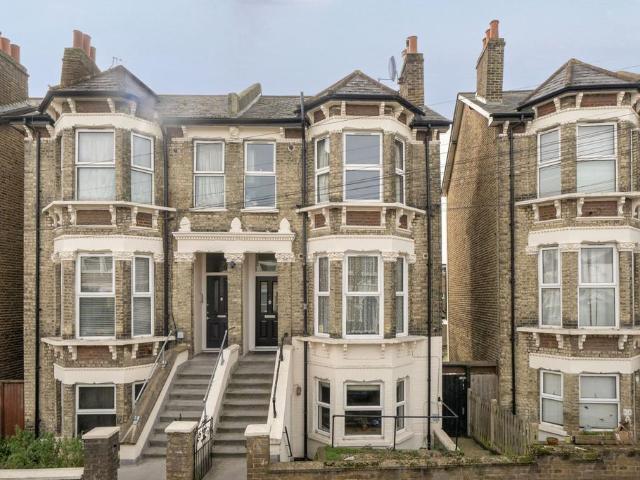 Flat for sale in London Borough of Lewisham, Greater London