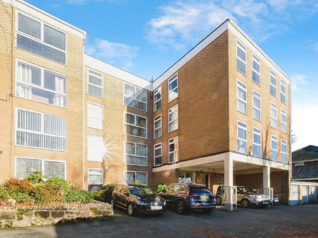 Flat for sale in Calderstones
