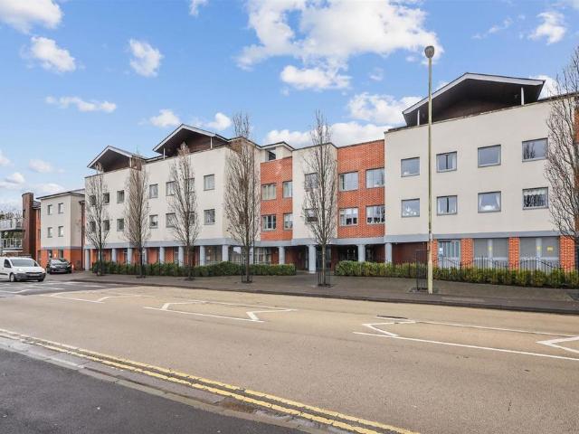 Flat for sale in Priest Down, Hampshire