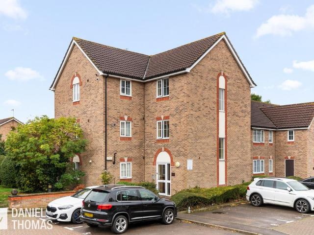 Flat for sale in Epping, Essex