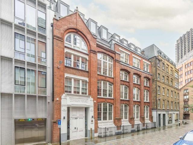 Flat for sale in West Smithfield, Lyons