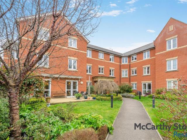 Flat for sale in Evershot, Oxfordshire