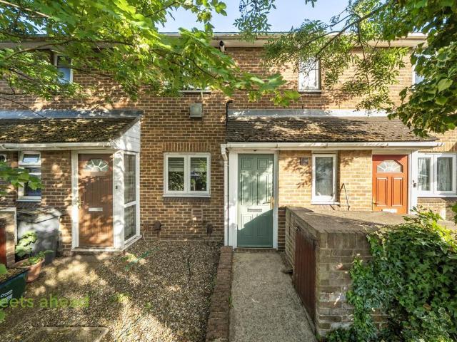 Flat for sale in London Borough of Croydon, Thornton Heath