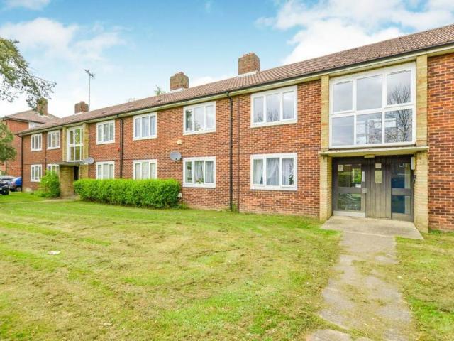 Flat for sale in Fretherne, Hertfordshire