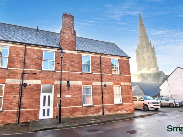Flat for sale in Watergate, Devon