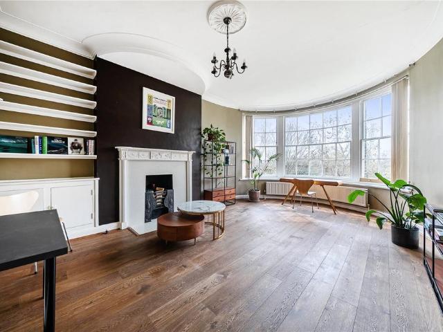 Flat for sale in London Borough of Lewisham, Blackheath