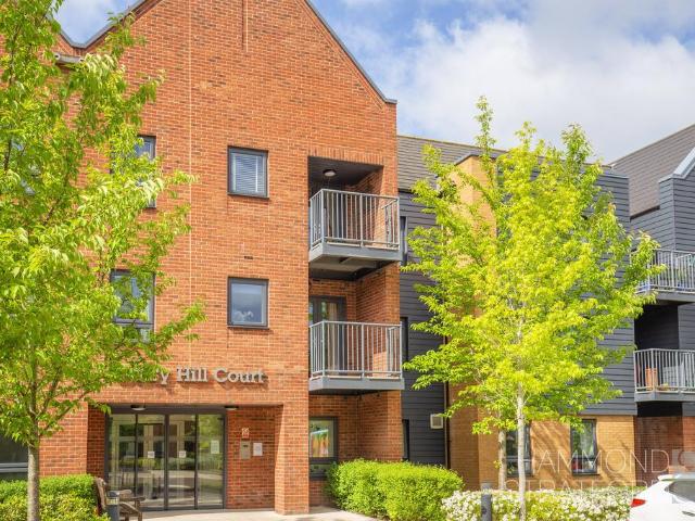 Flat for sale in Westfield View, East Bank