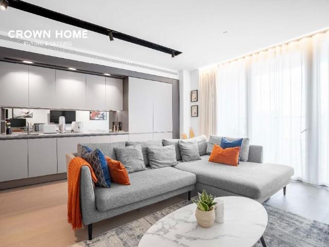 Flat for sale in Isle Of Dogs, Greater London
