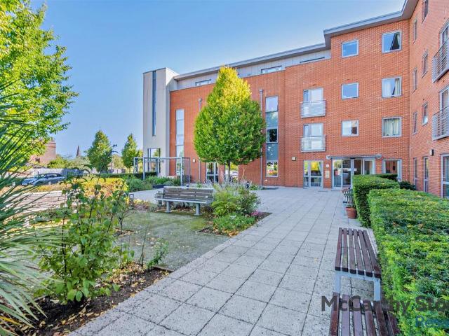 Flat for sale in World's End, Perryfields