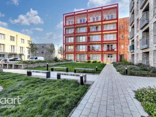 Flat for sale in Arbury, Cambridgeshire