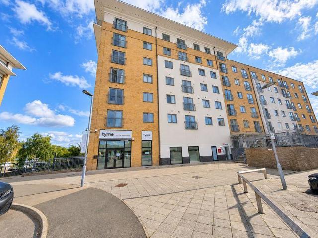 Flat for sale in Grand Union Village, Greater London