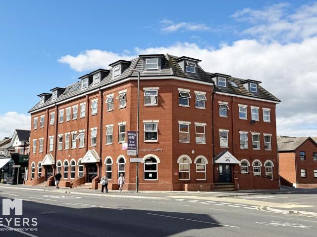Flat for sale in Boscombe, Bournemouth