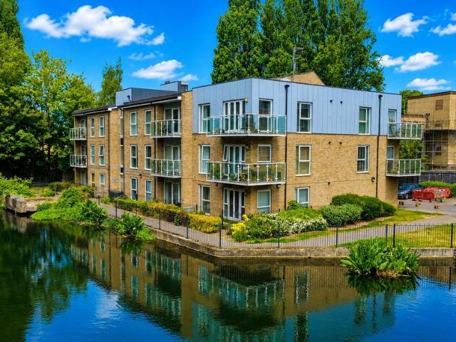 Flat for sale in Pouchen End, Hertfordshire