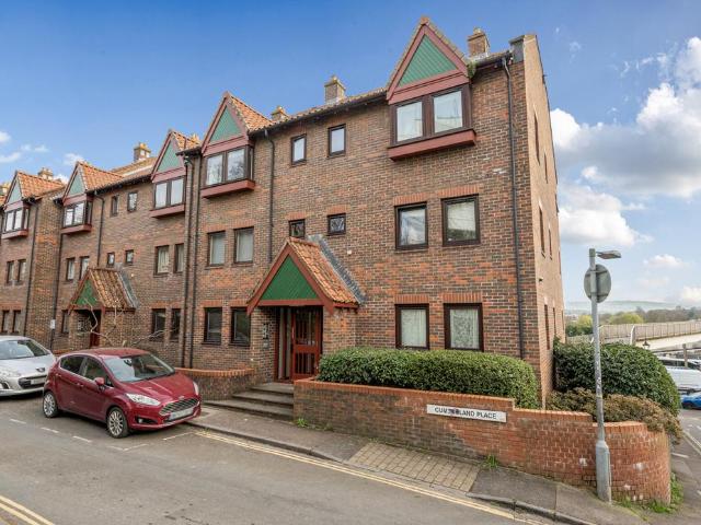 Flat for sale in Hotwells, Feckenham
