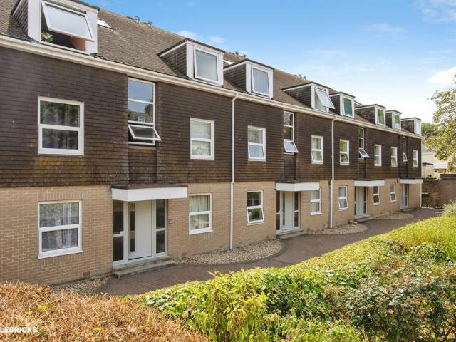 Flat for sale in Mount Wise