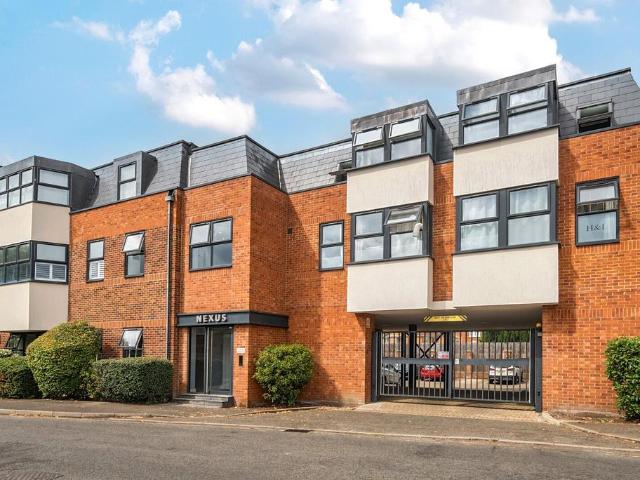 Flat for sale in Row Town, Surrey