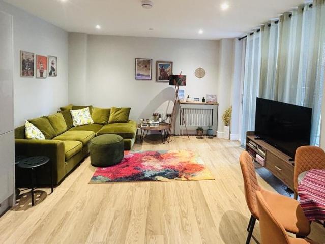 Flat for sale in London Borough of Merton, Greater London