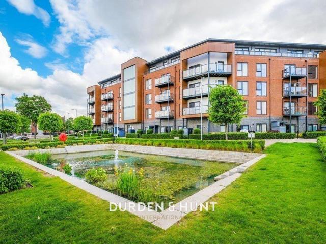 Flat for sale in Harold Wood, Greater London