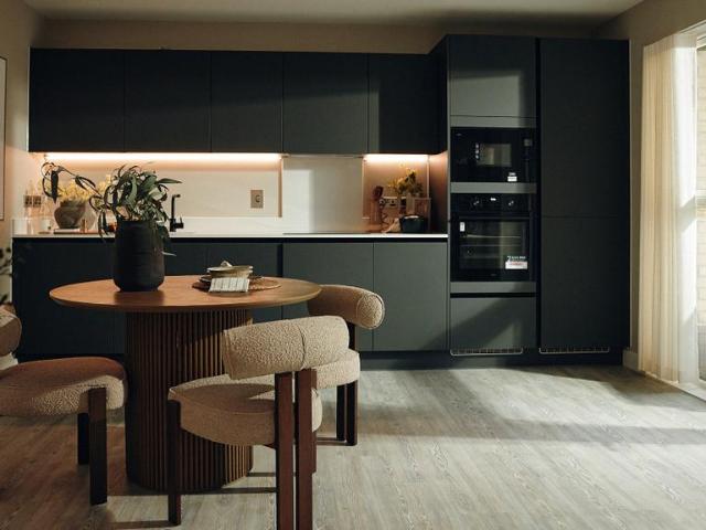 Flat for sale in London Borough of Hounslow, Strand