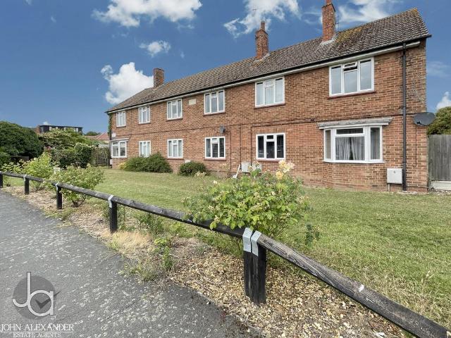 Flat for sale in Inworth, Fordham Heath