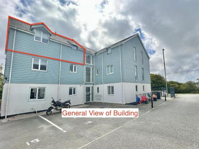 Flat for sale in Helston, Cornwall