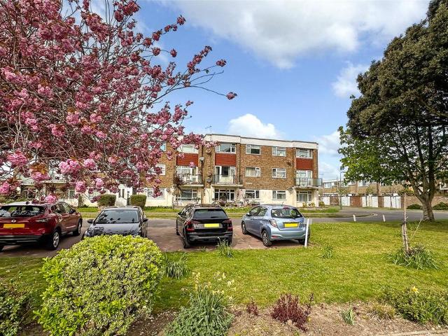 Flat for sale in Rustington, Clapham