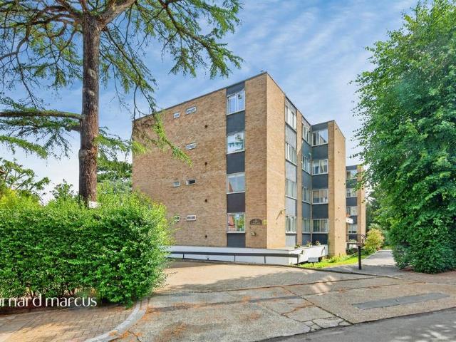 Flat for sale in Putney, Greater London