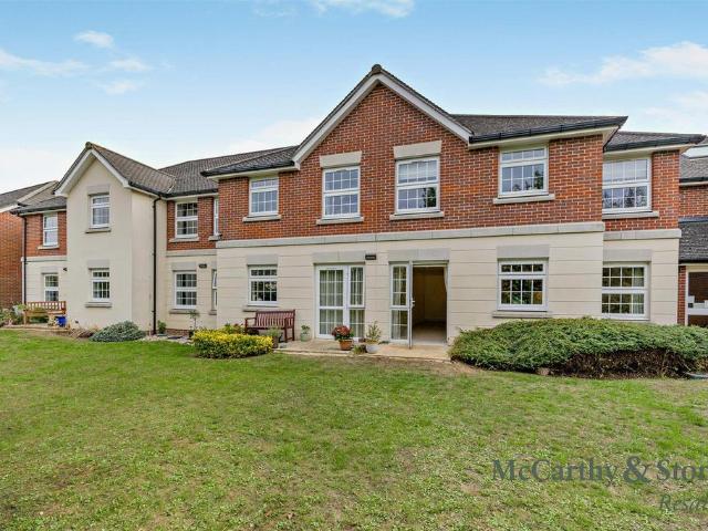 Flat for sale in Chipping Ongar, Epping Forest