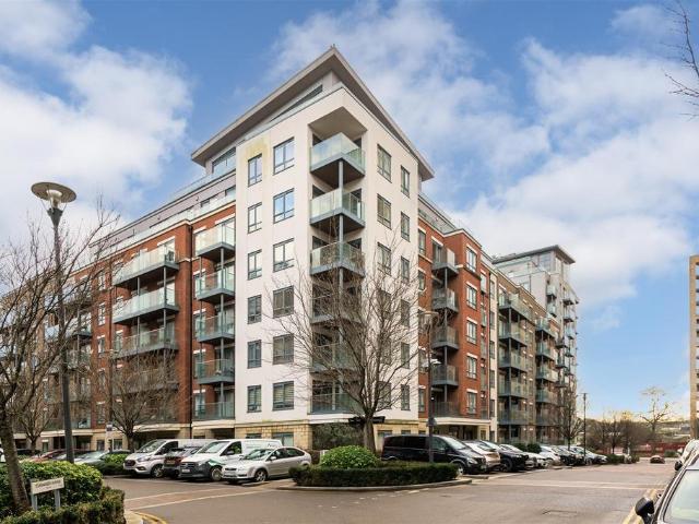 Flat for sale in Colindale, Greater London