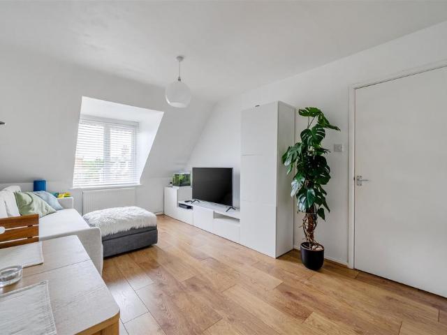 Flat for sale in Fordington