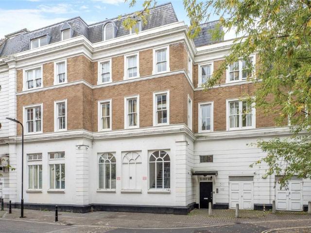Flat for sale in Dalston, De Beauvoir Town