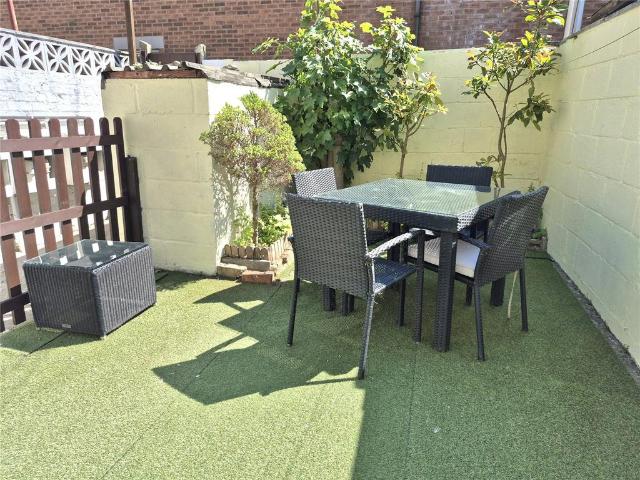 Flat for sale in West Cliff, Bournemouth