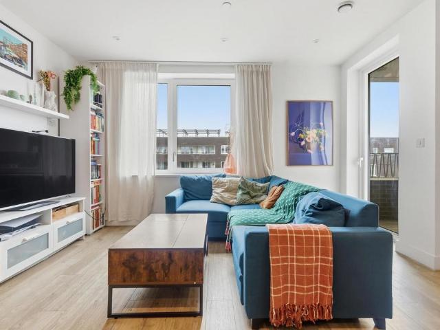 Flat for sale in Leyton, Greater London