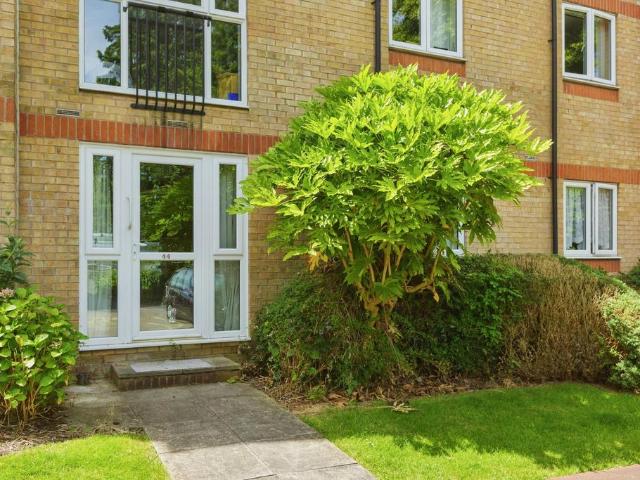 Flat for sale in Knighton, Leicester