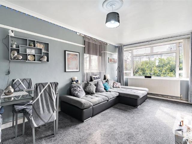 Flat for sale in Harold Hill, Greater London
