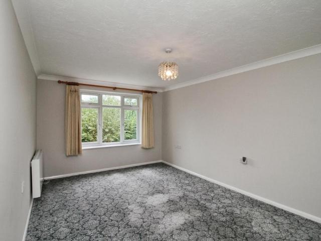 Flat for sale in Hythe, Fordham Heath