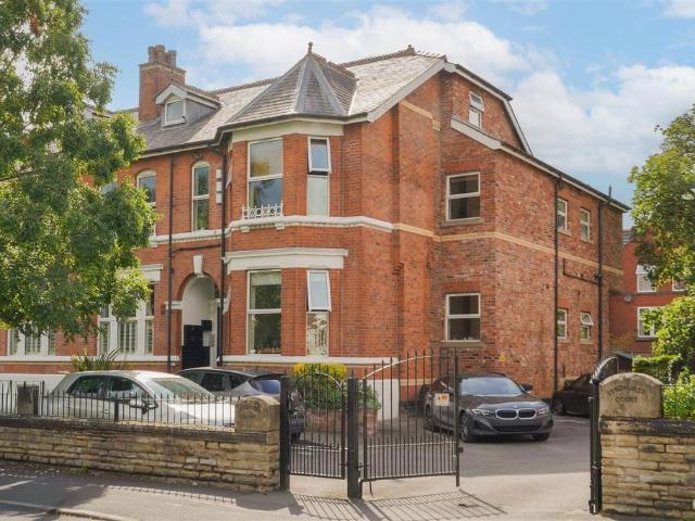 Flat for sale in Georgia, Greater Manchester