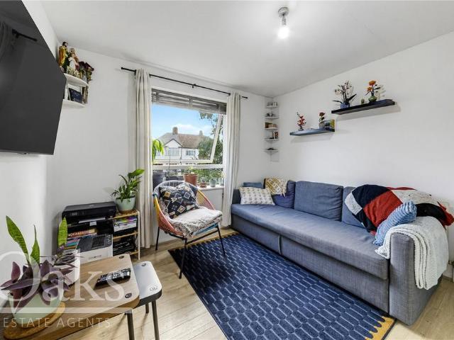 Flat for sale in London Borough of Croydon, Greater London