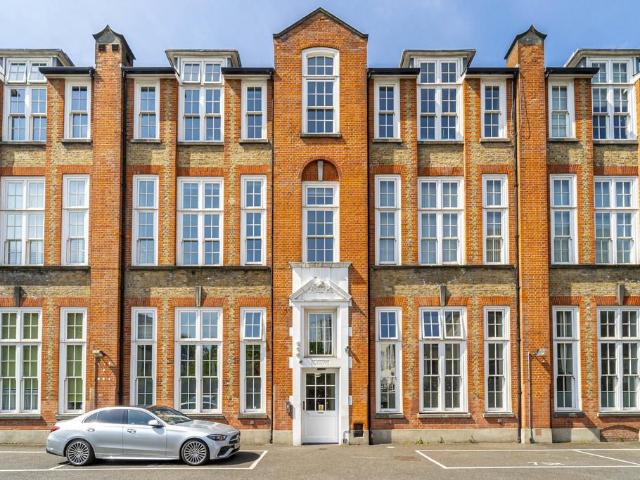 Flat for sale in Holloway, Lower Holloway
