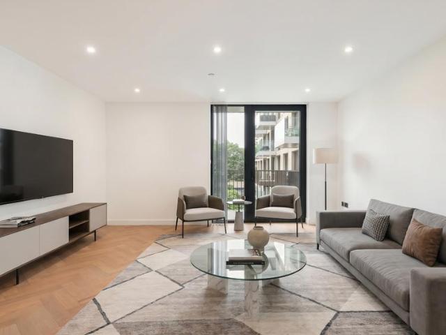 Flat for sale in St. George in the East, Wapping