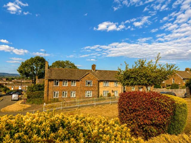 Flat for sale in Littlecote, West Sussex