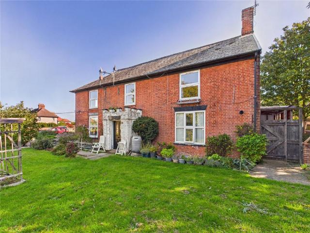 Flat for sale in Walton, Eastbridge